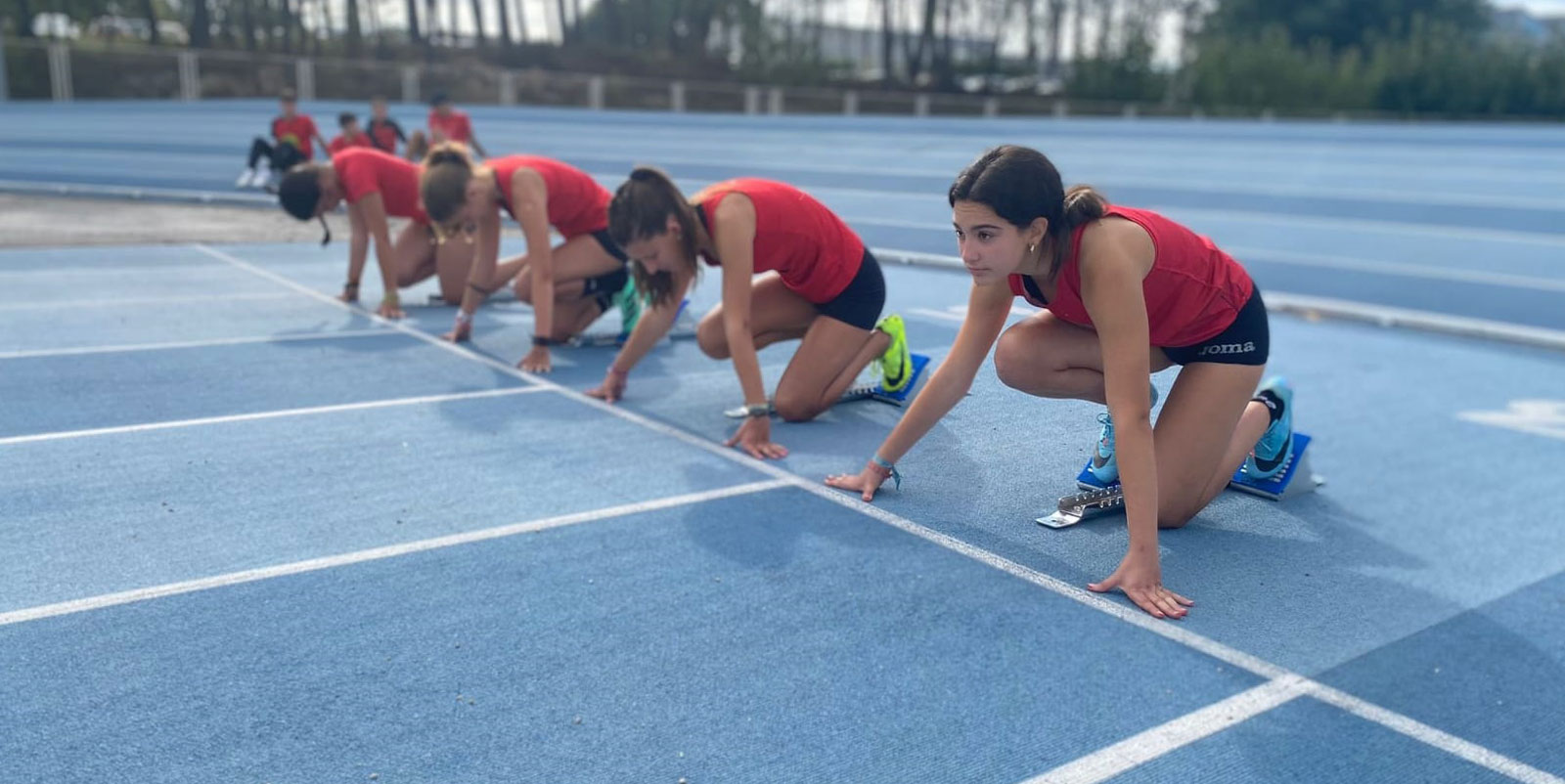 instalacions e horarios do club atletismo porriño